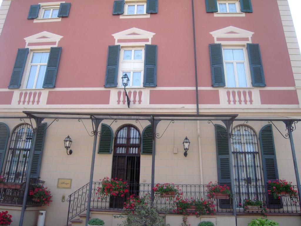 Villa Viola Tortona Buitenkant foto